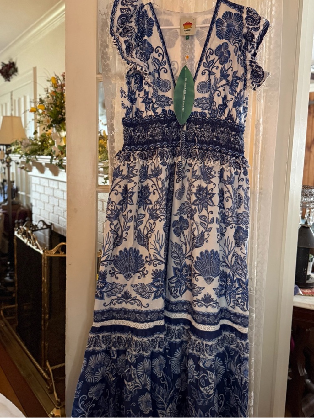FARM Rio Shell Garden Floral Cotton V-Neck Maxi Dress - Picture 4 of 6
